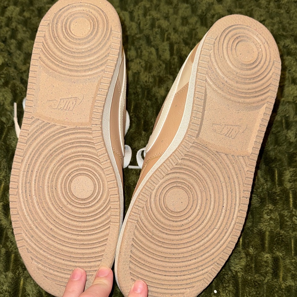 NWT - Nike Sanddrift Women's Size 8.5 - Picture 5 of 6